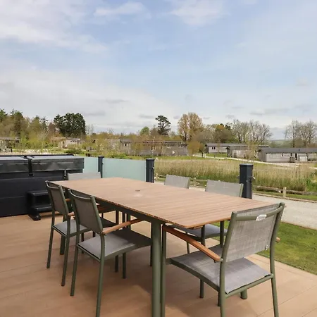 4 Meadow Retreat Holiday home